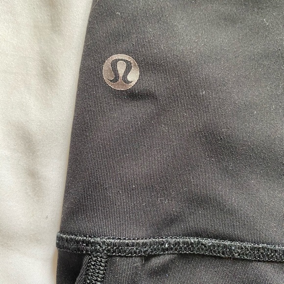 Lululmone black 7/8 leggings - Picture 2 of 5